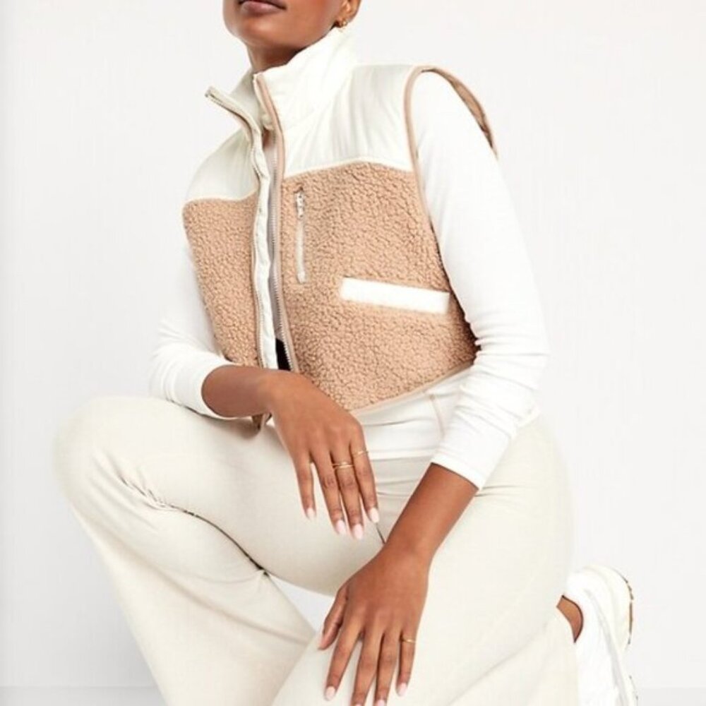 NWT Old Navy Women's Beige White Sleeveless Sherpa Hybrid Cropped Vest Size M